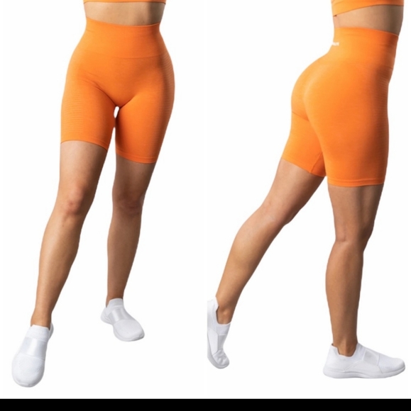 Alphalete Pants - Alphalete Athletics Dreamsicle Orange Seamless Biker Shorts XS